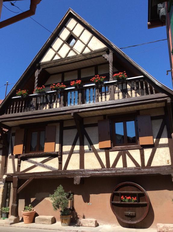 Maison A Colombage De 1602 Wintzenheim Extérieur photo