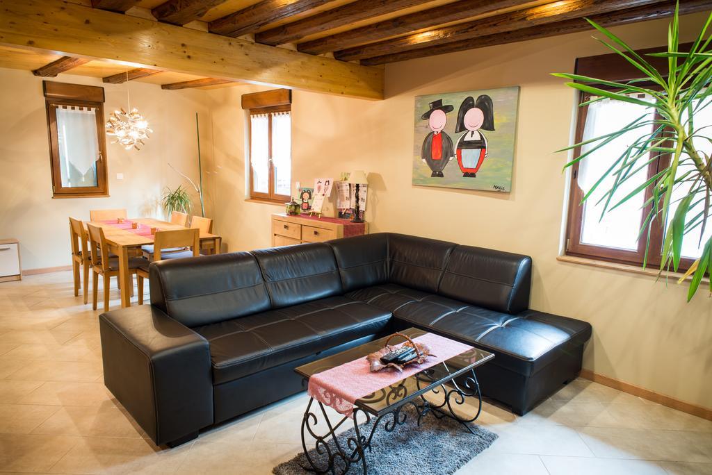 Maison A Colombage De 1602 Wintzenheim Extérieur photo